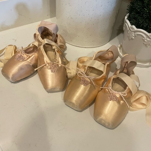 Elegant Pink Ballet Shoes for Decor - Picture 5 of 6